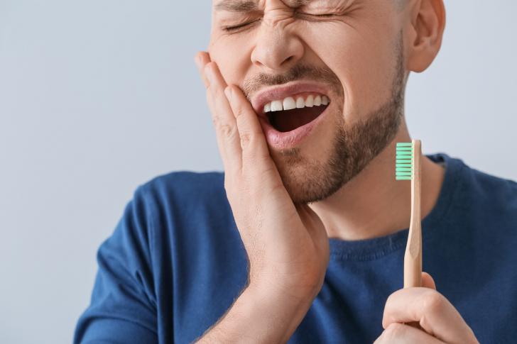 Ascesso gengivale senza dolore